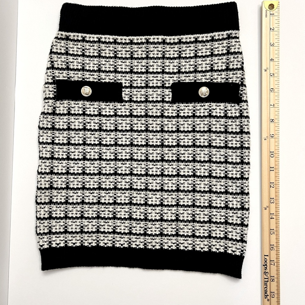 NWT AKIRA Tweed Mini Skirt with Gold Buttons - Picture 5 of 10